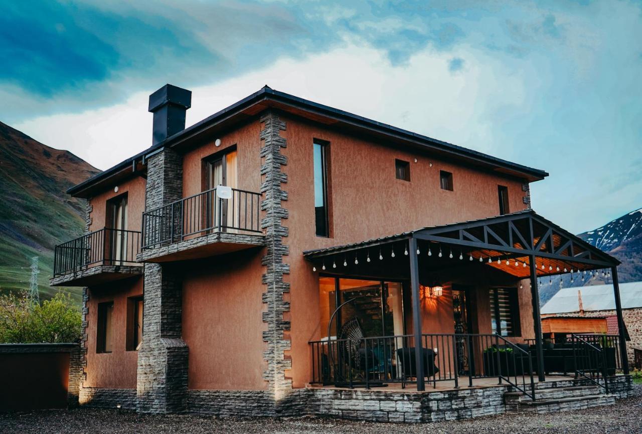 Holiday Home Stepantsminda Exterior foto