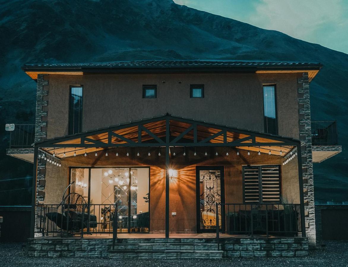 Holiday Home Stepantsminda Exterior foto